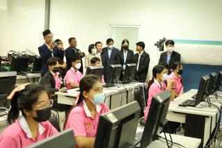 102. วันพุธที่ 16 พ.ย. 65 รศ.ดร.บัณฑิต ฉัตรวิโรจน์ คณบดีคณะครุศาสตร์ พร้อมด้วยคณะผู้บริหาร คณาจารย์ เจ้าหน้าที่บุคลากรครุศาสตร์ ร่วมต้อนรับคณะศึกษาดูงานจาก Provincial Teacher Training College Cambodia