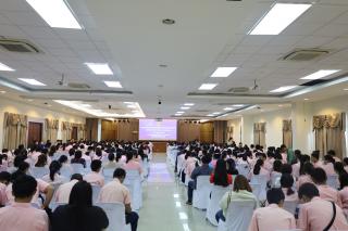 12. กิจกรรมเตรียมความพร้อมสู่โลกกว้างและสานสัมพันธ์สำหรับนักเรียนระดับชั้นมัธยมศึกษาปีที่ 4 โรงเรียนวัชรวิทยา