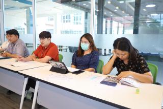 9. ประชุมเตรียมการการอบรมพัฒนาสมรรถนะครูสู่มืออาชีพ