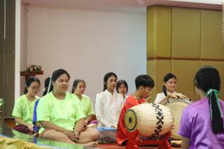 10. การแสดงพื้นบ้านของนักศึกษาภาษาไทย