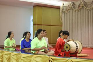 12. การแสดงพื้นบ้านของนักศึกษาภาษาไทย