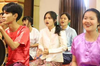 20. การแสดงพื้นบ้านของนักศึกษาภาษาไทย