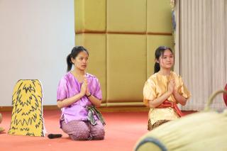 69. การแสดงพื้นบ้านของนักศึกษาภาษาไทย