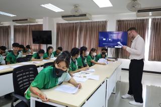 9. อบรมพัฒนาภาษาอังกฤษให้กับนักศึกษาวิทยาลัยเกษตรและเทคโนโลยีตาก