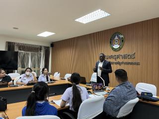 7. กิจกรรมพัฒนาทักษะการอ่าน และการเขียนภาษาอังกฤษสำหรับครูภาษาไทย
