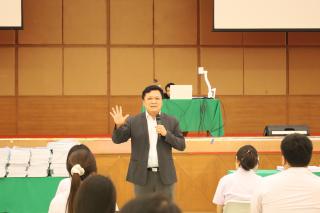 14. กิจกรรมปฐมนิเทศพัฒนาทักษะด้านภาษาอังกฤษ สำหรับนักศึกษาครู