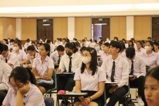 37. กิจกรรมปฐมนิเทศพัฒนาทักษะด้านภาษาอังกฤษ สำหรับนักศึกษาครู