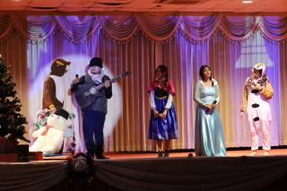 229. กิจกรรมวันคริสต์มาส โปรแกรมวิชาภาษาอังกฤษ "Christmas in wonderland"