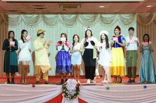 237. กิจกรรมวันคริสต์มาส โปรแกรมวิชาภาษาอังกฤษ "Christmas in wonderland"