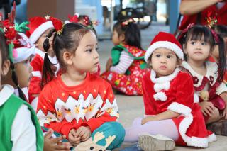7. กิจกรรมวันคริสต์มาสและสวัสดีปีใหม่ โรงเรียนอนุบาลราชภัฏฯ