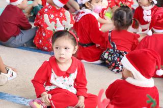 10. กิจกรรมวันคริสต์มาสและสวัสดีปีใหม่ โรงเรียนอนุบาลราชภัฏฯ