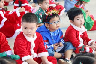 42. กิจกรรมวันคริสต์มาสและสวัสดีปีใหม่ โรงเรียนอนุบาลราชภัฏฯ