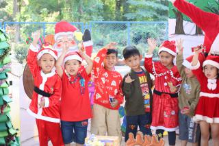 100. กิจกรรมวันคริสต์มาสและสวัสดีปีใหม่ โรงเรียนอนุบาลราชภัฏฯ