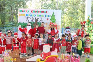 102. กิจกรรมวันคริสต์มาสและสวัสดีปีใหม่ โรงเรียนอนุบาลราชภัฏฯ