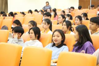 17. กิจกรรมการแข่งขันตอบปัญหาสังคม