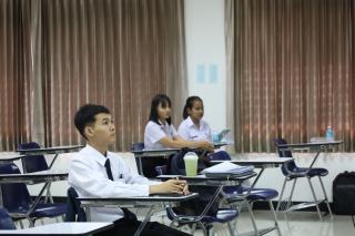 4. การอบรมการเขียนบทความวิจัย และวิพากษ์การวิจัยของนักศึกษาโปรแกรมวิชาการประถมศึกษา