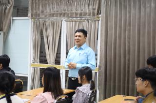 9. ตรวจเยี่ยมการเรียนการสอนนักศึกษาหลักสูตรประกาศนียบัตรบัณฑิต สาขาวิชาชีพครู