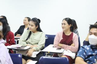 30. ตรวจเยี่ยมการเรียนการสอนนักศึกษาหลักสูตรประกาศนียบัตรบัณฑิต สาขาวิชาชีพครู