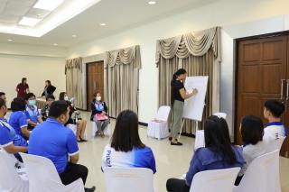 42. กิจกรรมอบรมเชิงปฏิบัติการโครงการภาษาอังกฤษสื่อสารสำหรับครูในศตวรรษที่ 21