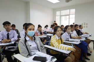 98. โครงการพัฒนาทักษะด้านภาษาอังกฤษ สำหรับนักศึกษาครู ชั้นปีที่ 3
