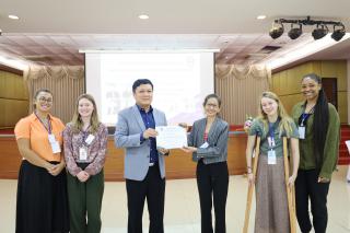 54. กิจกรรมอบรมเชิงปฏิบัติการโครงการภาษาอังกฤษสื่อสารสำหรับครูในศตวรรษที่ 21