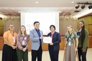 75. กิจกรรมอบรมเชิงปฏิบัติการโครงการภาษาอังกฤษสื่อสารสำหรับครูในศตวรรษที่ 21