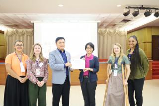 77. กิจกรรมอบรมเชิงปฏิบัติการโครงการภาษาอังกฤษสื่อสารสำหรับครูในศตวรรษที่ 21