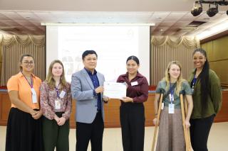 85. กิจกรรมอบรมเชิงปฏิบัติการโครงการภาษาอังกฤษสื่อสารสำหรับครูในศตวรรษที่ 21