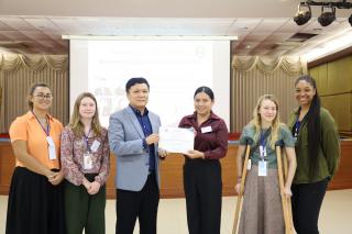 86. กิจกรรมอบรมเชิงปฏิบัติการโครงการภาษาอังกฤษสื่อสารสำหรับครูในศตวรรษที่ 21