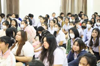 12. ชี้แจงนักศึกษาก่อนเตรียมออกฝึกประสบการณ์วิชาชีพครู