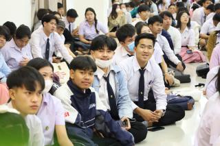 17. ชี้แจงนักศึกษาก่อนเตรียมออกฝึกประสบการณ์วิชาชีพครู