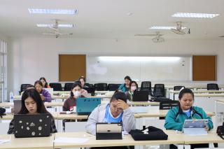 6. อบรมเชิงปฏิบัติการ "การจัดประสบการณ์เรียนรู้เพื่อส่งเสริมทักษะการคิดสู่ห้องเรียนอนุบาล"