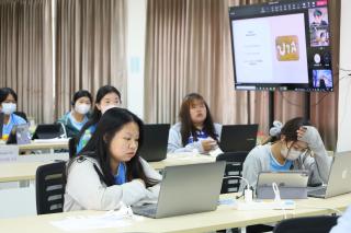 11. อบรมเชิงปฏิบัติการ "การจัดประสบการณ์เรียนรู้เพื่อส่งเสริมทักษะการคิดสู่ห้องเรียนอนุบาล"