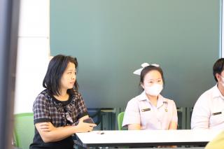 6. คณบดีประชุมร่วมกับหัวหน้าหมู่เรียนนักศึกษา ชั้นปีที่ 4