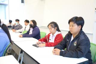 8. คณบดีประชุมร่วมกับหัวหน้าหมู่เรียนนักศึกษา ชั้นปีที่ 4