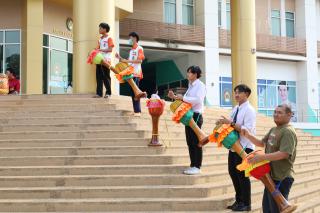 10. การฝึกซ้อมการแสดงในงานราตรีสีฟ้า