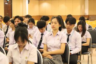 37. ปฐมนิเทศนักศึกษาก่อนออกฝึกประสบการณ์วิชาชีพครู ขั้นปฏิบัติงานวิชาชีพครูระหว่างเรียน 1 - 2