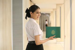 296. พิธีมอบใบประกาศนียบัตร และปัจฉิมนิเทศ นักศึกษาหลักสูตรครุศาสตรบัณฑิต ประจำปีการศึกษา 2566