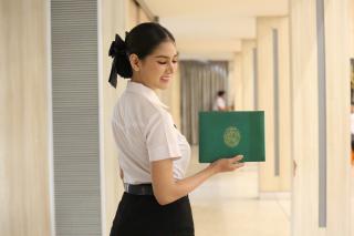 298. พิธีมอบใบประกาศนียบัตร และปัจฉิมนิเทศ นักศึกษาหลักสูตรครุศาสตรบัณฑิต ประจำปีการศึกษา 2566