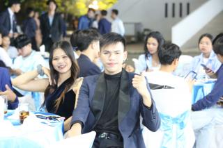 42. งานราตรีสีฟ้า