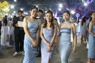 75. งานราตรีสีฟ้า