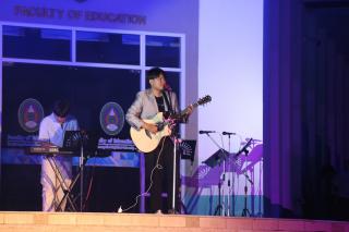 87. งานราตรีสีฟ้า