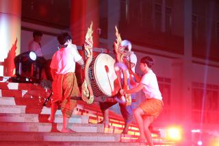 96. งานราตรีสีฟ้า