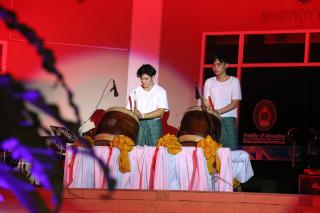 104. งานราตรีสีฟ้า