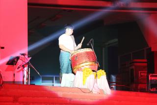 105. งานราตรีสีฟ้า