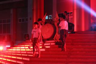 111. งานราตรีสีฟ้า