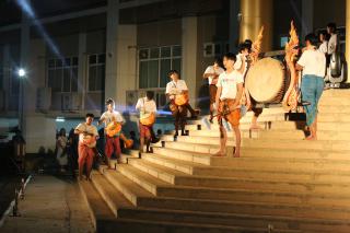 113. งานราตรีสีฟ้า
