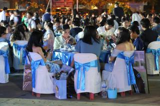 137. งานราตรีสีฟ้า