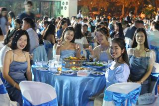 140. งานราตรีสีฟ้า
