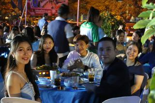 142. งานราตรีสีฟ้า
